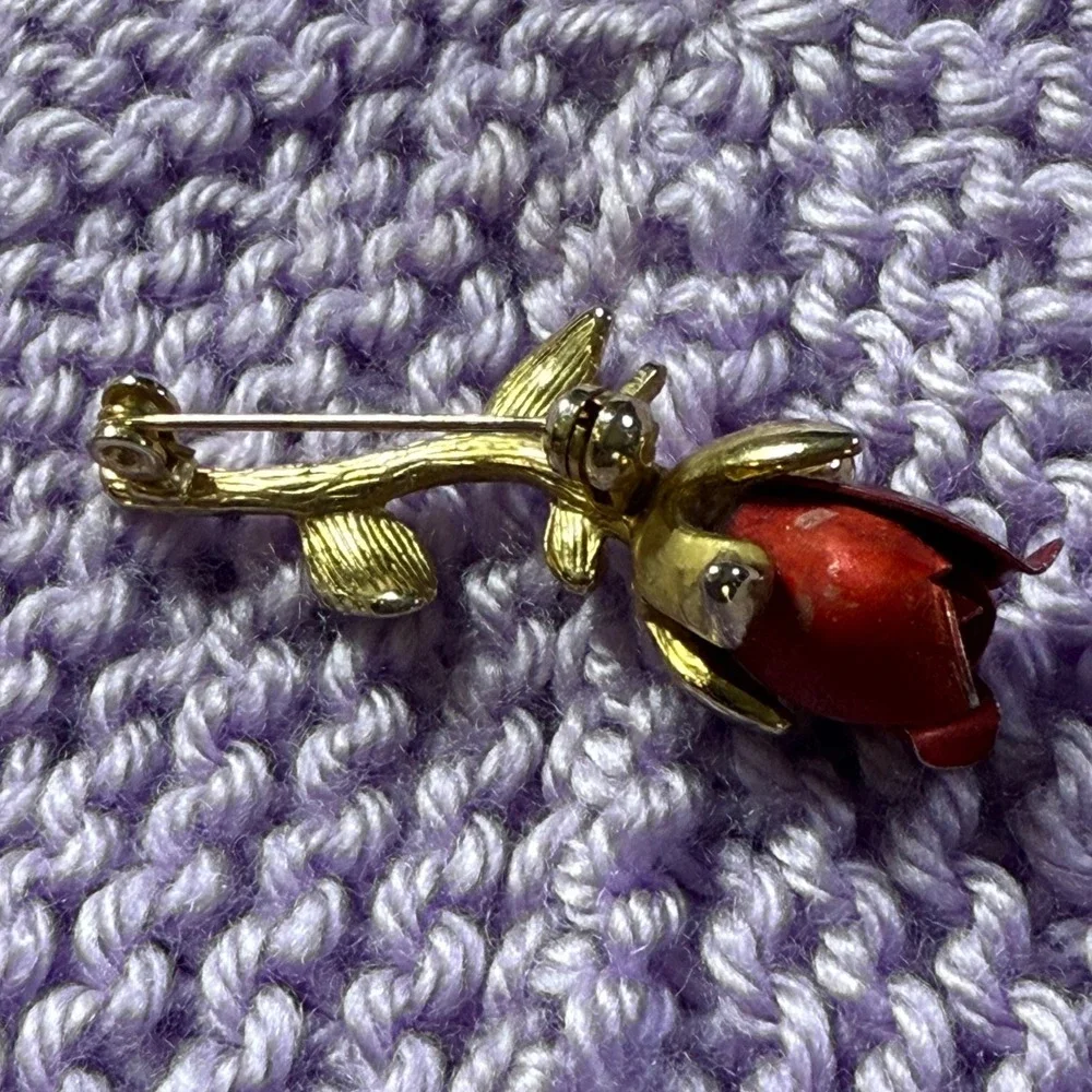 Rose Brooch Pin Red Flower‎ Gold Tone Floral Lapel Vintage Style Jewelry
